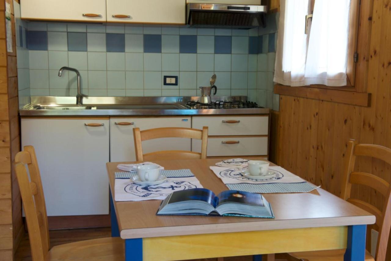 Le Dune Villaggio Лидо Ди Фонди Екстериор снимка