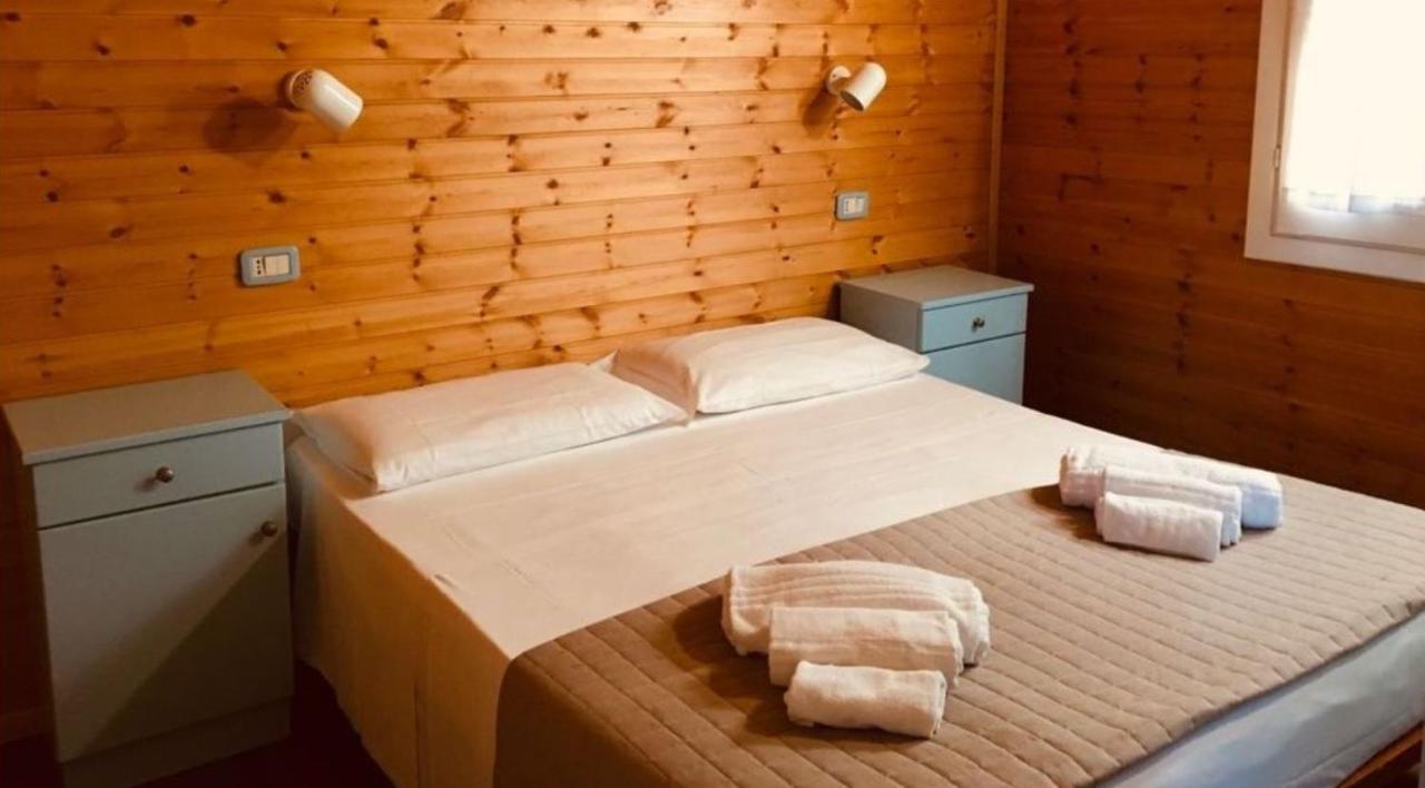 Le Dune Villaggio Лидо Ди Фонди Екстериор снимка